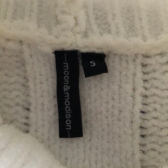 sweater - Picture 5 of 5